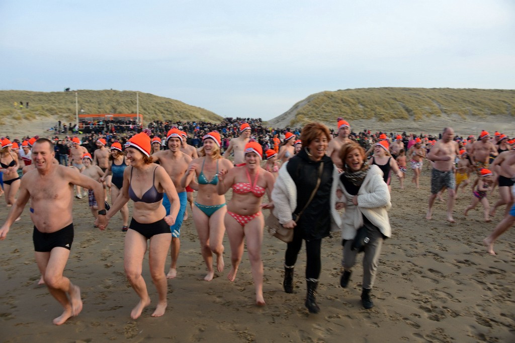 ../Images/Nieuwjaarsduik Nederzandt 2015 071.jpg